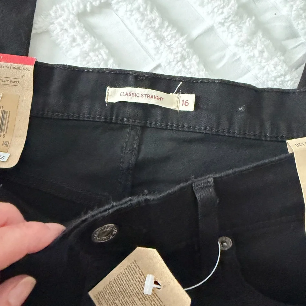 Levi's Classic Straight Black Jeans - Picture 4 of 12